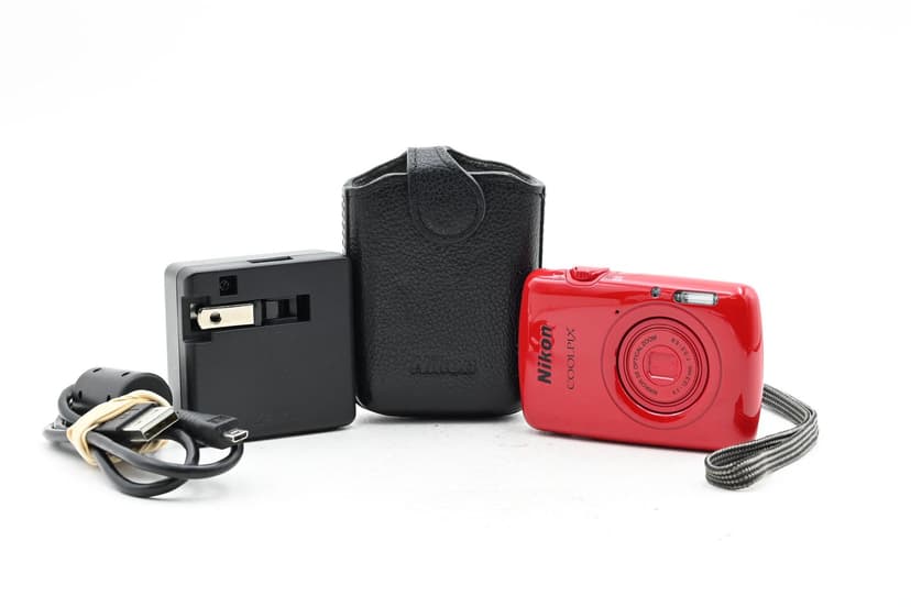 Nikon Coolpix S01 10.1MP Digital Camera w/3x Zoom Red