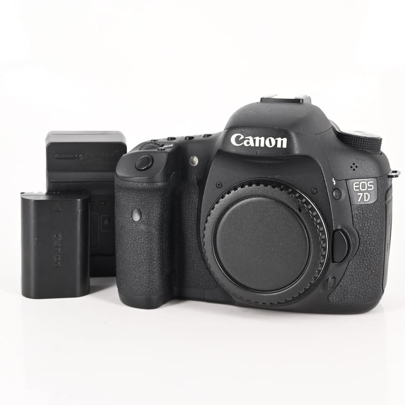 Canon EOS 7D 18MP Digital SLR Camera Body