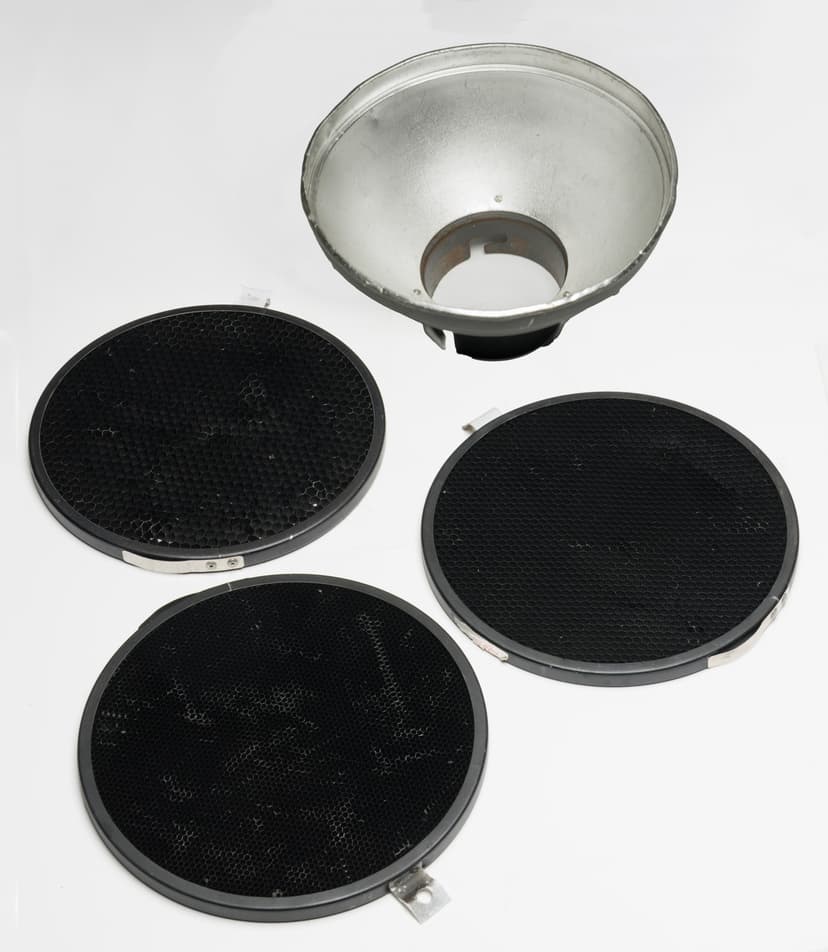 FS: Dyna-Lite 9" reflector & 3 grids for 4040 + 4080 heads