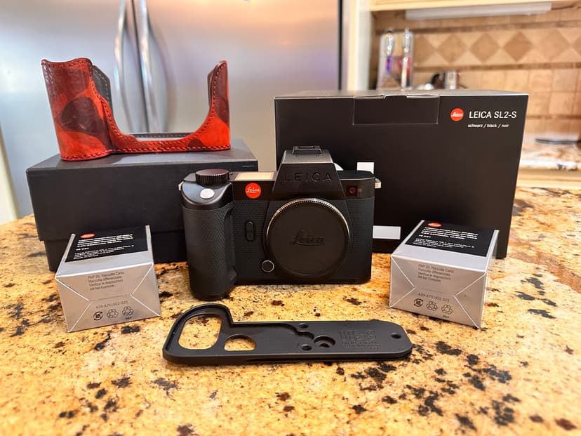 FS: Leica SL2-S and accessories