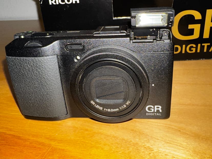 FS: RICOH DIGITAL IV | RICOH GRD IV