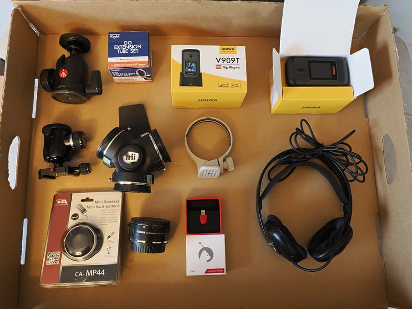 FS: (Canada) photo & electronic odds & ends - whole package only