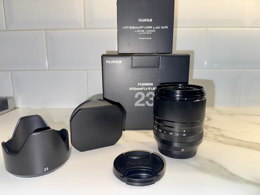 FS: Fujifilm XF 23/1.4 R LM WR Lens - MINT - with Fuji Squarehood