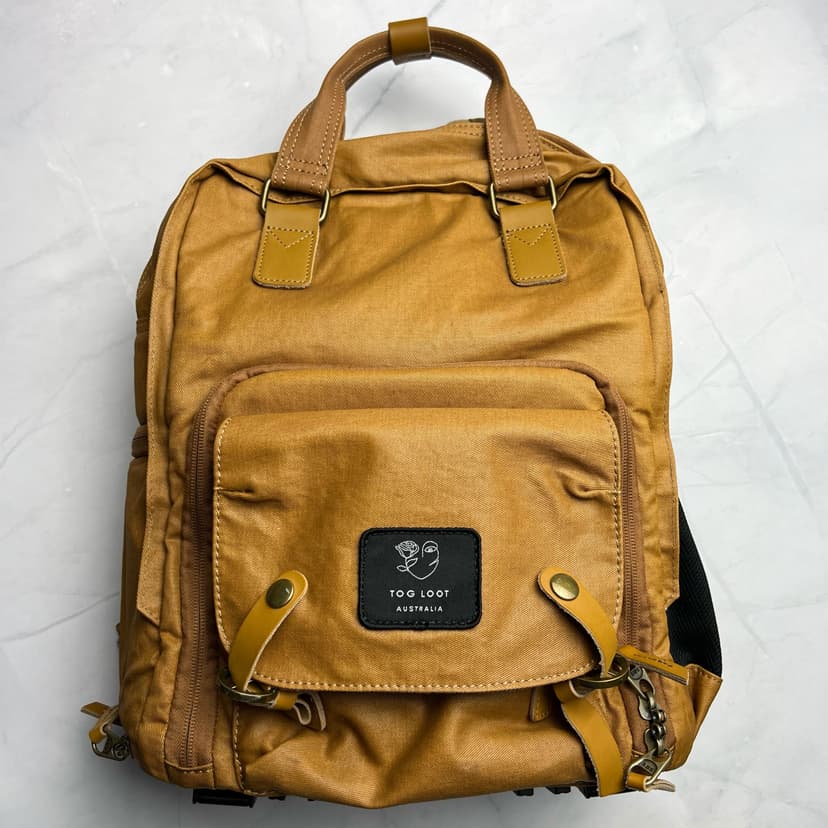 FS: Tog Loot The Cindy Camera Backpack Caramel Fudge Bag