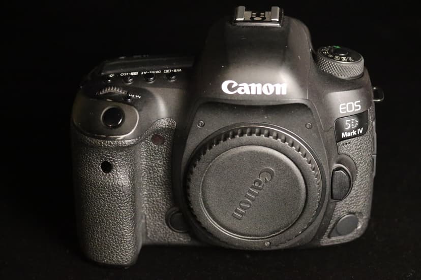 FS: Canon 5D IV with grip