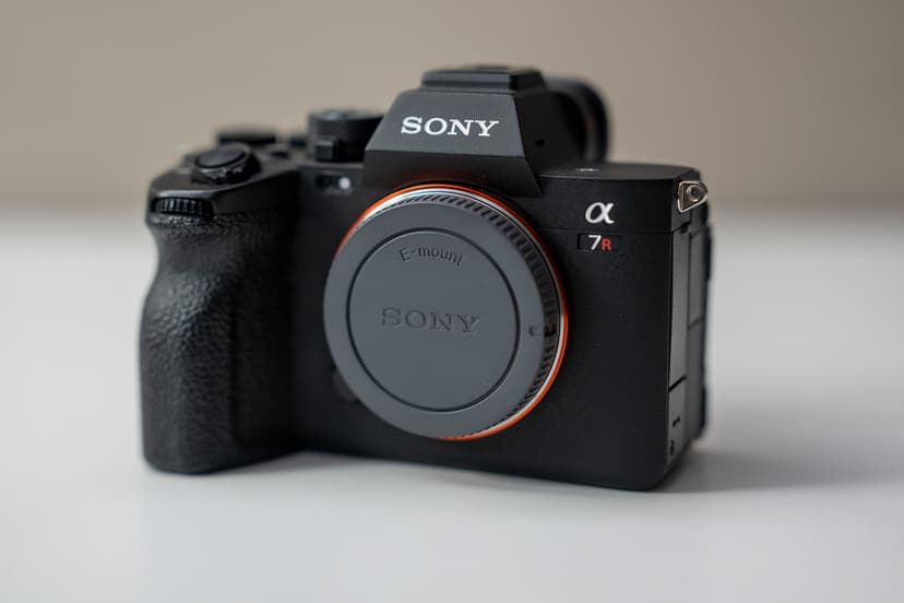 FS: Sony A7RV Mint 21K Shutter