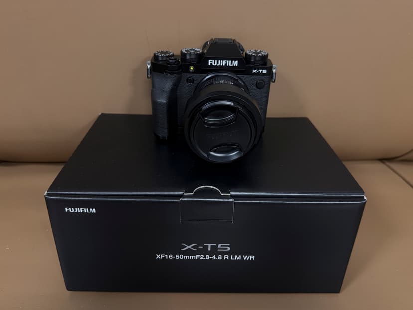 FS: FUJIFILM X-T5 Mirrorless Camera with XF 16-50mm f/2.8-4.8 Lens (Black)